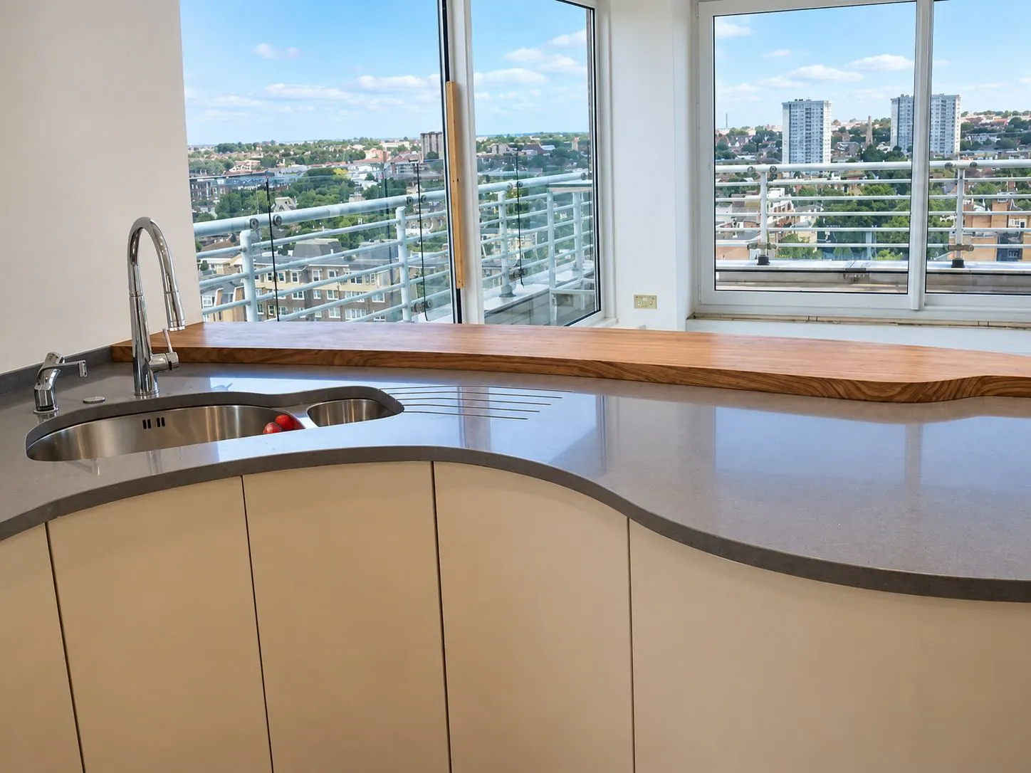 Abbey Road kitchen, photo 2