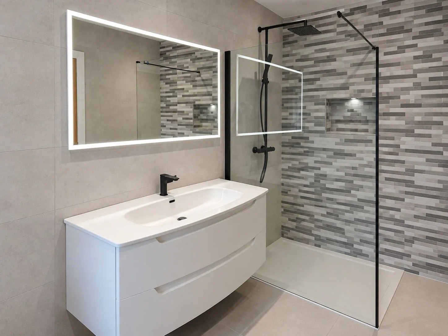 Ealing family bathroom, photo 2