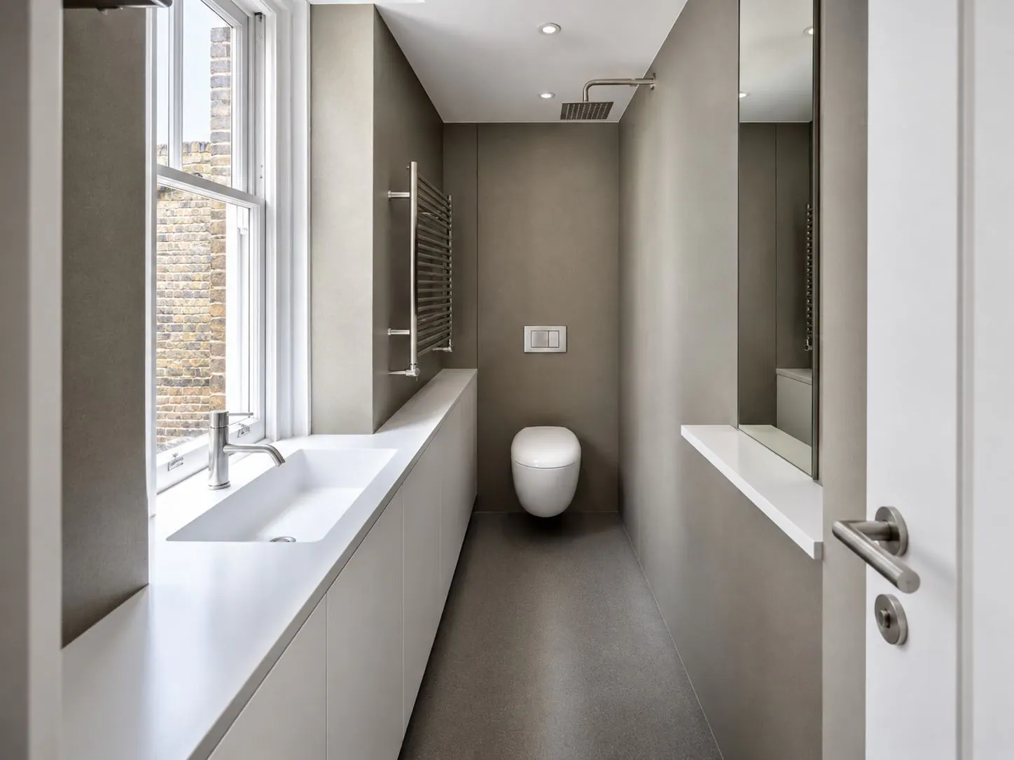 Nevern Square bathroom, Earl's Court