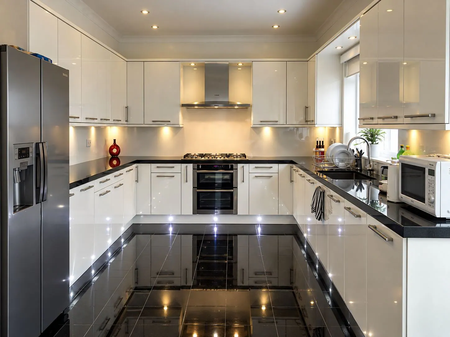 Lea Street kitchen, photo 1