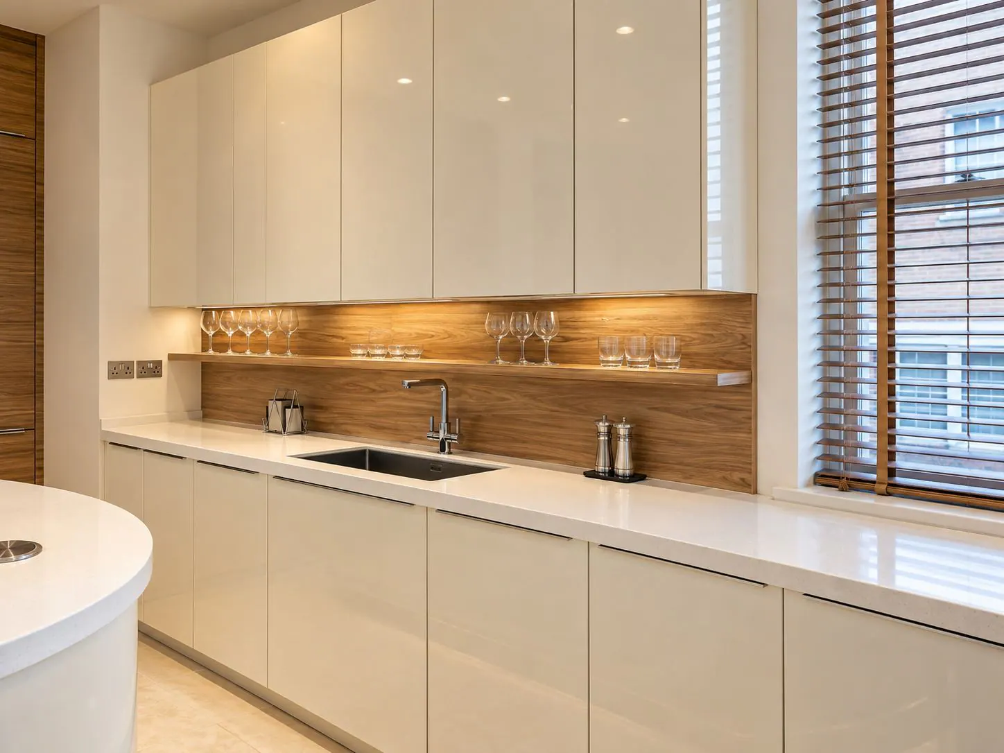 Regent's Park apartment kitchen, photo 7